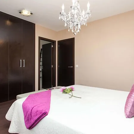 Golden Park Hotel *